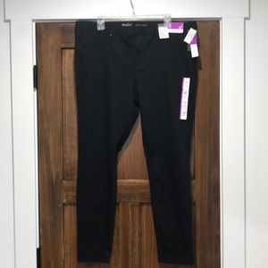 🎉 PRICE DROP 🎉 NWT Black Jeggings